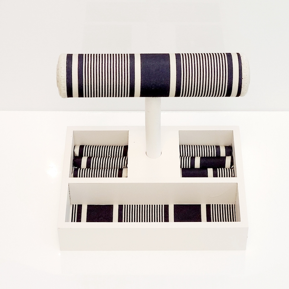Jewelry holder organizer